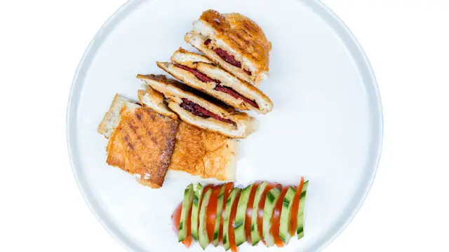 Sucuklu Tost